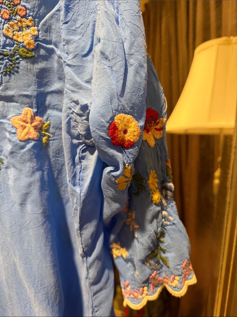 Johnny Was Blue Floral Embroidered V-Neck Top L - Picture 6 of 6